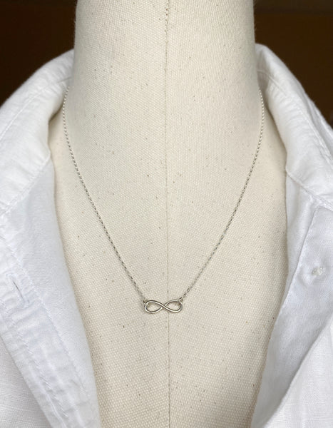 Infinity Necklace - Gifts with Meaning